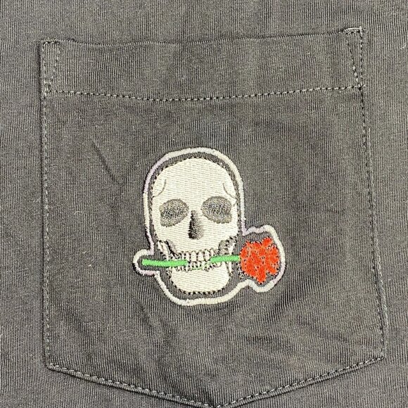 Robert Graham Men’s Las Vegas Long Sleeve T-Shirt Size M Black Embroidered Skull - Picture 4 of 12